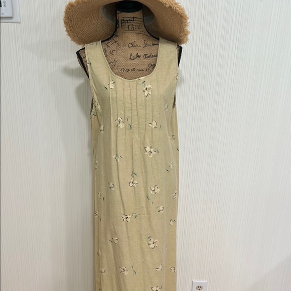 White Stag Dresses & Skirts - Vintage White Stag  Linen Cotton Cream Pleated Maxi Sundress